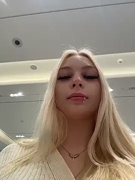AngelinaTous - I'll show my ass + spank 5 times
