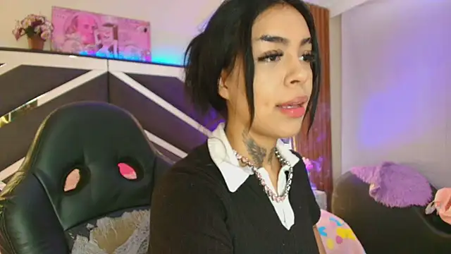 Bratz_x - Bye bye bra🍒