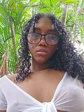 Lucia_Mcfly - Domi ON MY CLIT x5min + plug anal 🌸