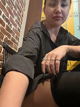 Beautydiamond - Ride dildo in this chair in caffe
