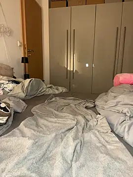 OliviaaFischer - Finger asshole +3 Videos