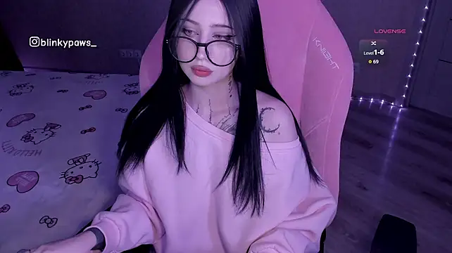 Blinkypaws - 10 minute toy control to the last tipper