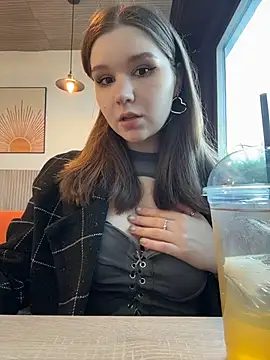 PumaShyXD - TAKE OFF PANTIES RIGHT IN THE CAFE