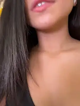 Valentina-gomezz - FUCK ME UNDERTABLE + CUM💦🔥