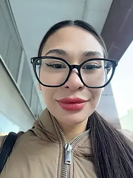 Aria51 - rub pussy on pants near people STREET🥶