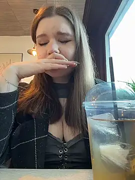 PumaShyXD - TAKE OFF PANTIES RIGHT IN THE CAFE