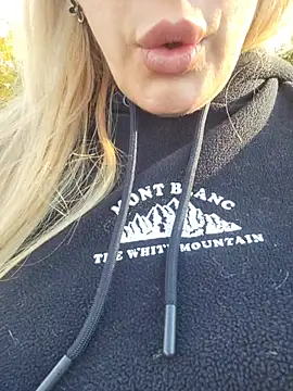 Dirtyfeelin - Massage nipples&moan 🧜‍♀️☕️