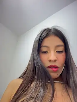 Alejandra_ospina - THREE FINGERS UNDER THE TABLE + CREAM 🥵