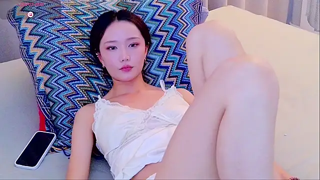 Yufenna - put on stocking and tease you
