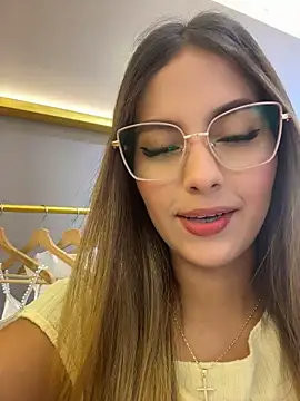 Valeria-escobar - FUCK ME AT THE ENTRANCE OF ZARA🔥😈