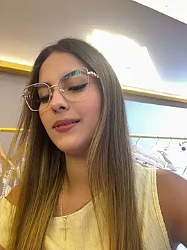 Valeria-escobar - FUCK ME AT THE ENTRANCE OF ZARA🔥😈