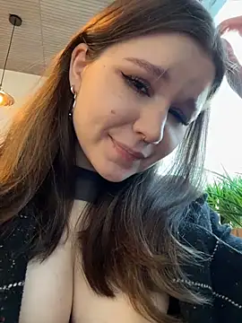 PumaShyXD - SQUIRT RIGHT IN THE CAFE UNDER TABLE