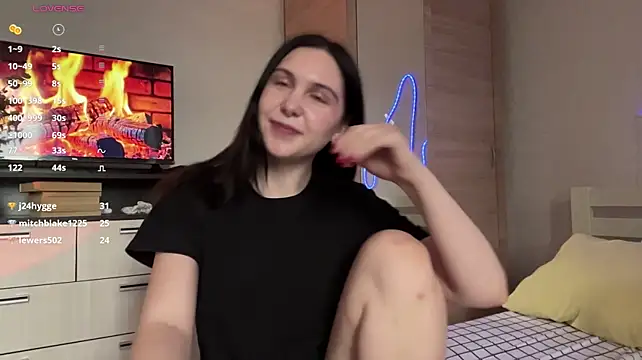 MyraLitterers - bend over and make breasts jump