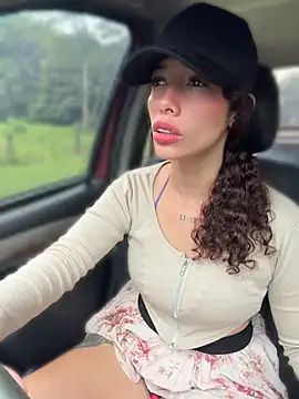 Roxyrougee - Risky sexy topples out my car L.T 🎁