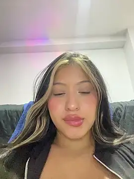 Estefanii- - FUCK MY PUSSY WITH DOMI+SQUIRT🔥💦