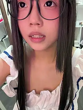 A5l2e0x - 反差眼镜妹呆呆痴女小爱，聊天色色活动，目标完成一半裸体