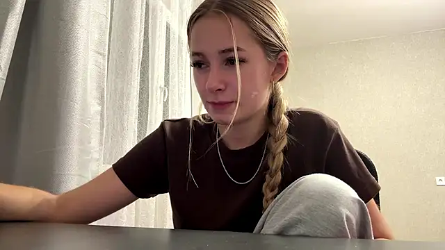 MarkitaHersch - Eye contact + kiss