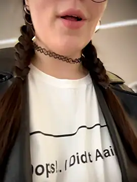 Meow_girl - Who will tip 50tk get hot video !!