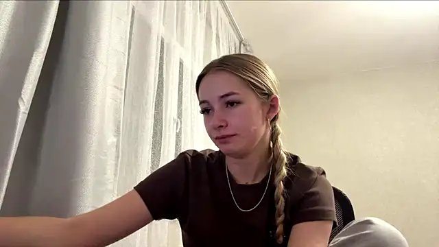 MarkitaHersch - Eye contact + kiss