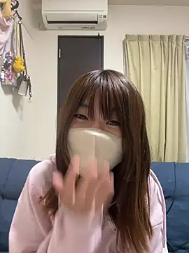 Marumaru_omaru - パンツをちょっと見せる