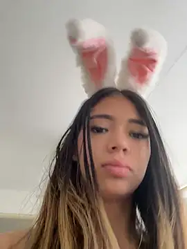 HoneyMollyX - PUSSY FINGERING + SHOW BOOBS