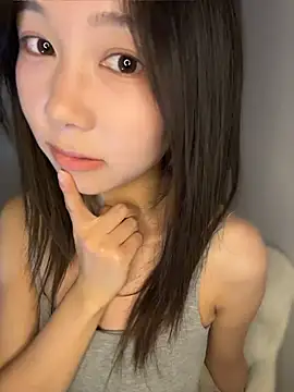 Anna-a - 完成目标，24小时内打赏最多的前三位哥哥每人一张美照诱惑