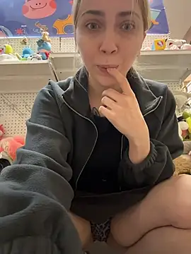 Sunny___Bunny - show tits in public