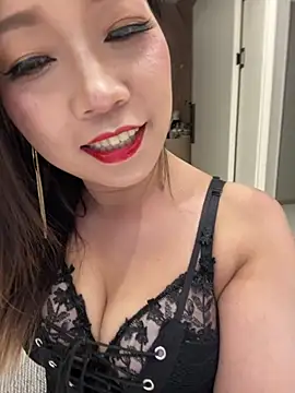 Clara-166 - 全裸喷水