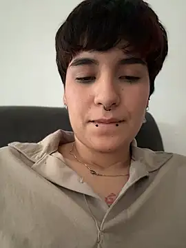 Emma_cute7 - Play with my clitoris