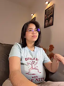 Tati_reyess - time to up that shirt, tati