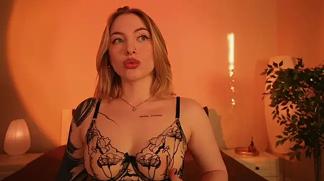 Peach_in_stockings - Goddess Seduction: slow dance + lingeri