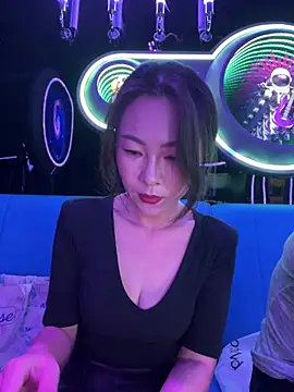 Eva10069 - ktv全裸5分钟