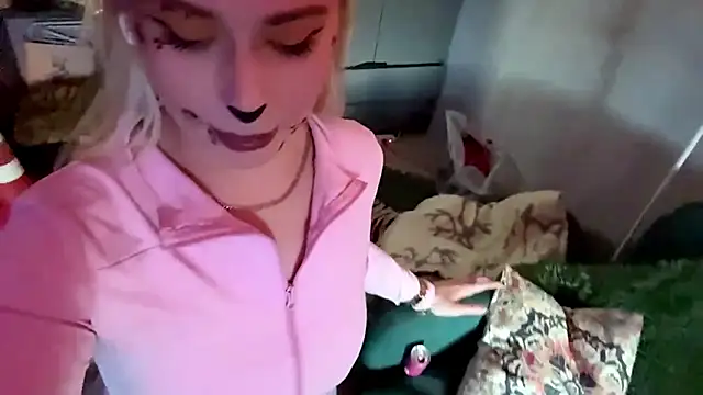 JulianneIbey - Jump boobs