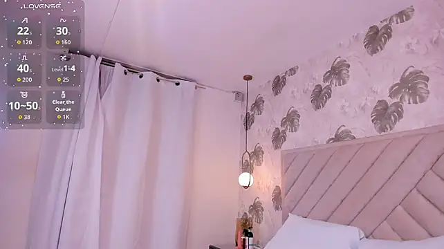 SofiaRosse1 - show tits