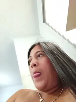 Lunaywolfgray - complete the objective 🎯 start the anal