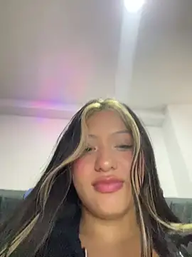 Estefanii- - FUCK MY PUSSY WITH DOMI+SQUIRT🔥💦