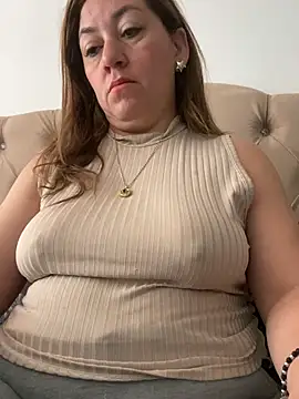 SCARLET-20 - Total naked + Spit tits🤤