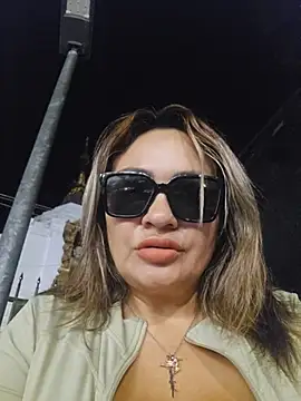 Afroditecash - Squirt in public