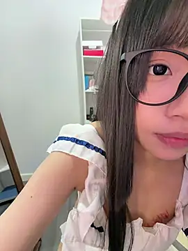 A5l2e0x - 反差眼镜妹呆呆痴女小爱，聊天色色活动，目标完成一半裸体