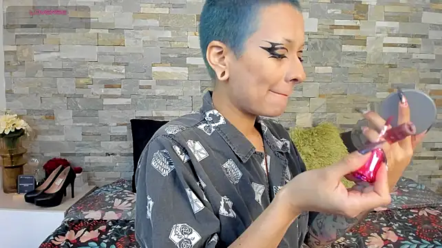 KendallDemie - Put red my fucking ass