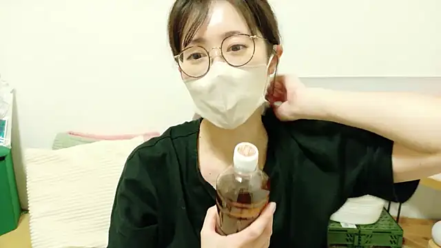 RIO_o0 - 立って下の服脱いで、全身鑑賞♡