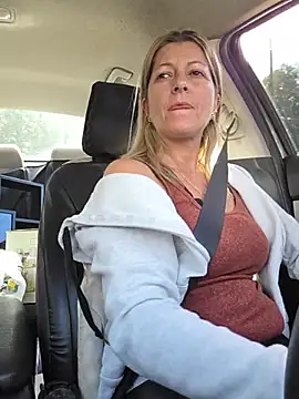 NikkiBlisss - Pull over and play