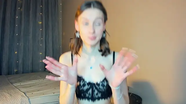 LianneBynon - play with pantys close