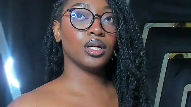 YallianaBrooks - Yaliana spits on your tits 🔥