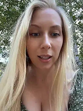 TrueSexyCrime - Titti fuck at the park