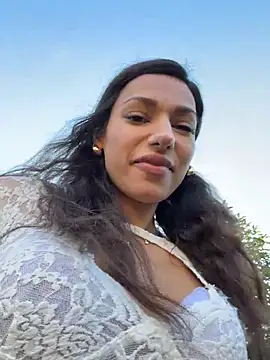 -_MiaQueen_- - Make pussy wet at park 🥵