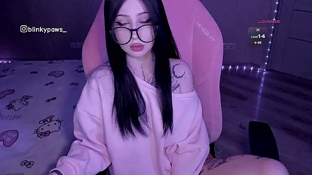 Blinkypaws - 10 minute toy control to the last tipper