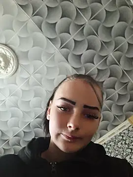 Barbika19 - Pucsitas punci es fenek szethuzás
