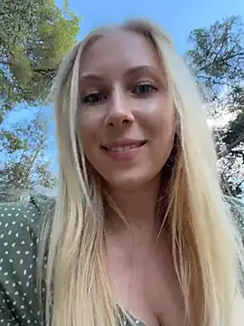 TrueSexyCrime - Titti fuck at the park