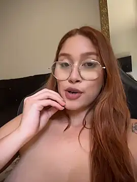 Ruivinha2006 - Plug+dildo+vibrador de uma vez